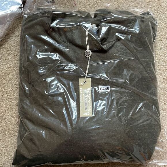 Max Studio Women's Long Bubble Sleeve Pullover Size XL - Picture 11 of 11